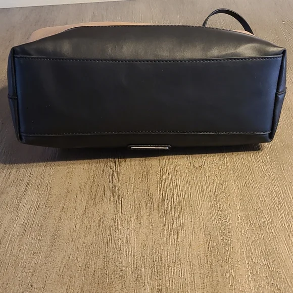 Adrienne Vittadini Tote - Picture 5 of 12